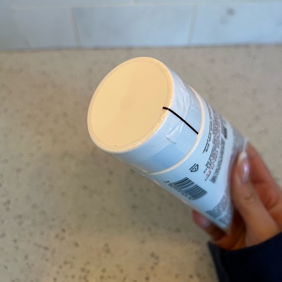 Kiehl’s Ultra Facial Cleanser - Picture 4 of 5